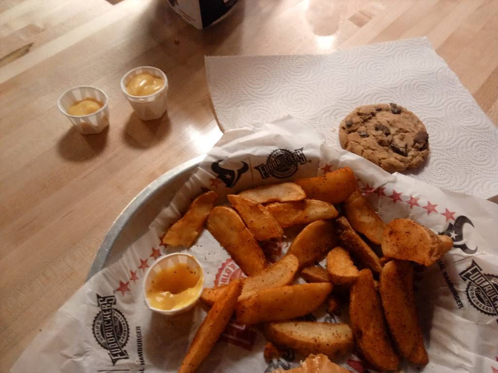 Fuddruckers | restaurant | 2040 NASA Road 1, Houston, TX 77058, USA | 2813331598 OR +1 281-333-1598