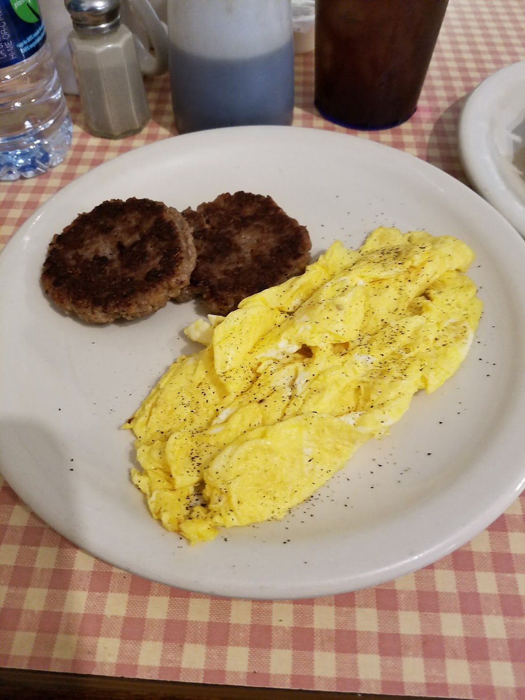 Long Way Home Family Restaurant | restaurant | 250 Castalia St, Bellevue, OH 44811, USA | 4194831700 OR +1 419-483-1700