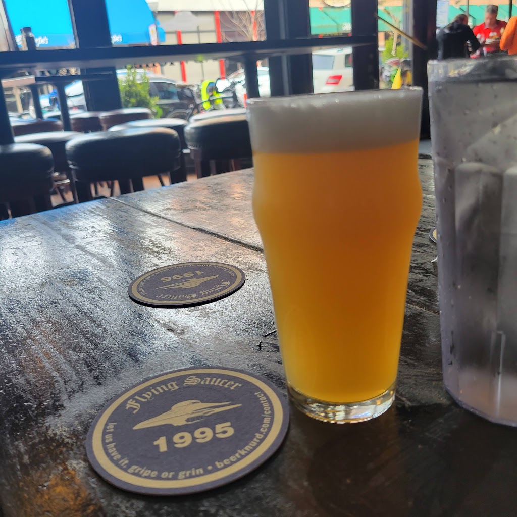 Flying Saucer Draught Emporium | restaurant | 323 President Clinton Ave, Little Rock, AR 72201, USA | 5013728032 OR +1 501-372-8032