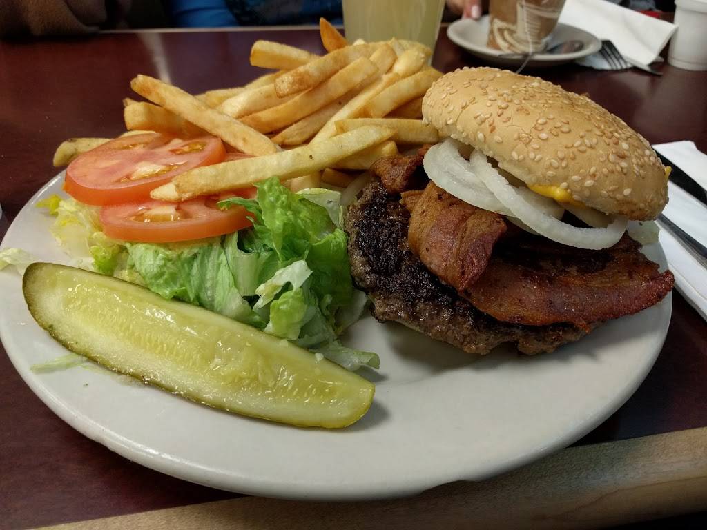 Georges | restaurant | 2369 Westchester Ave, Bronx, NY 10462, USA | 7188281170 OR +1 718-828-1170