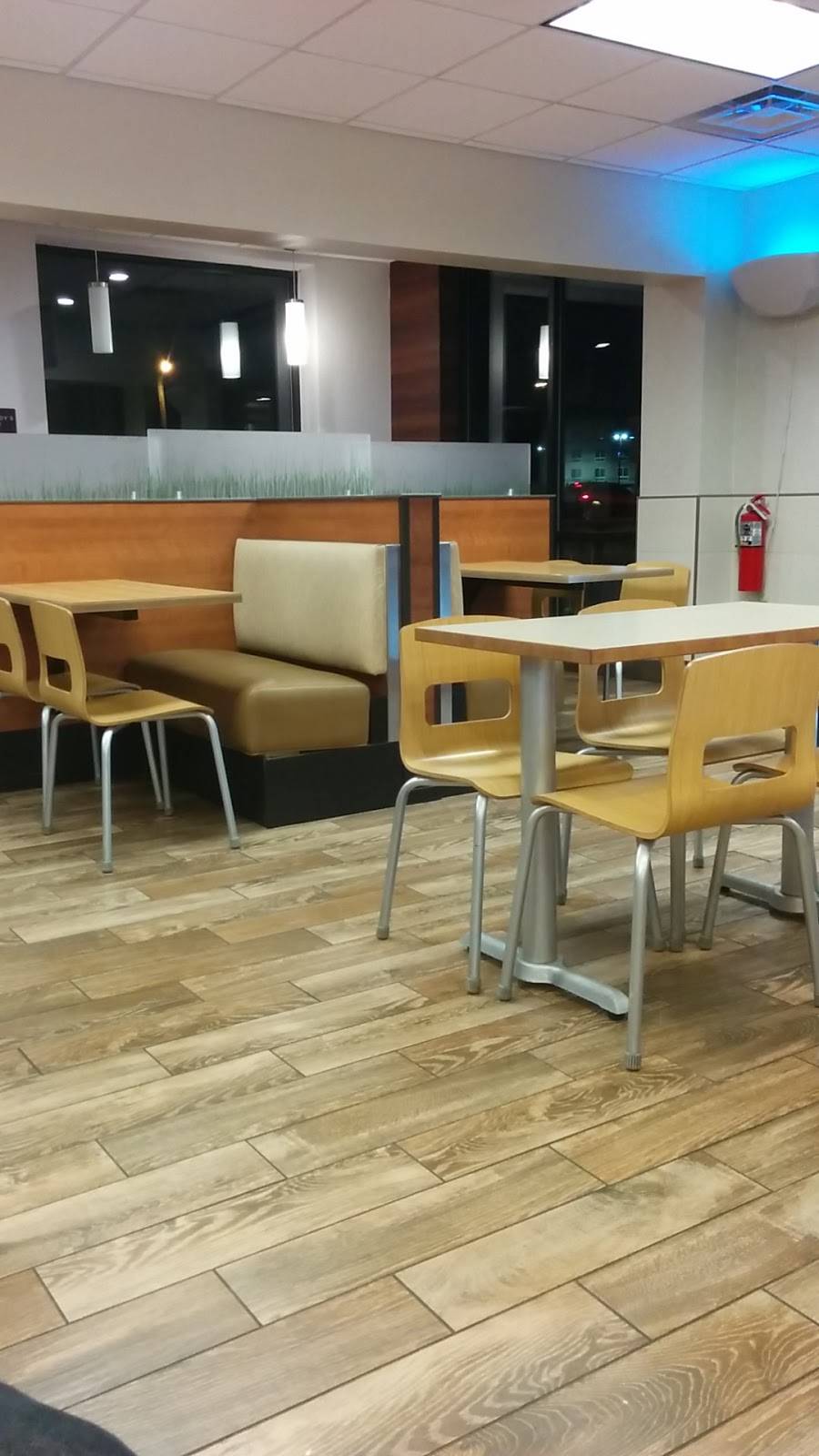 Wendys | restaurant | 4493 Coastal Hwy, Rehoboth Beach, DE 19971, USA | 3026455488 OR +1 302-645-5488