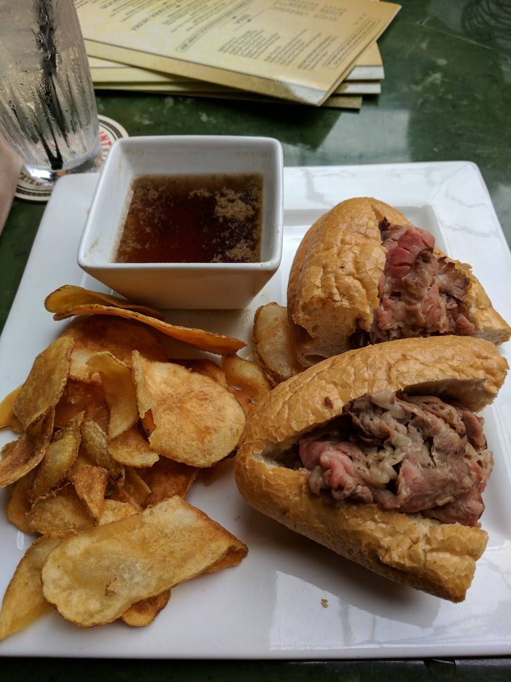 Hennesseys Tavern | restaurant | 7811 Herschel Ave, La Jolla, CA 92037, USA | 8585518772 OR +1 858-551-8772