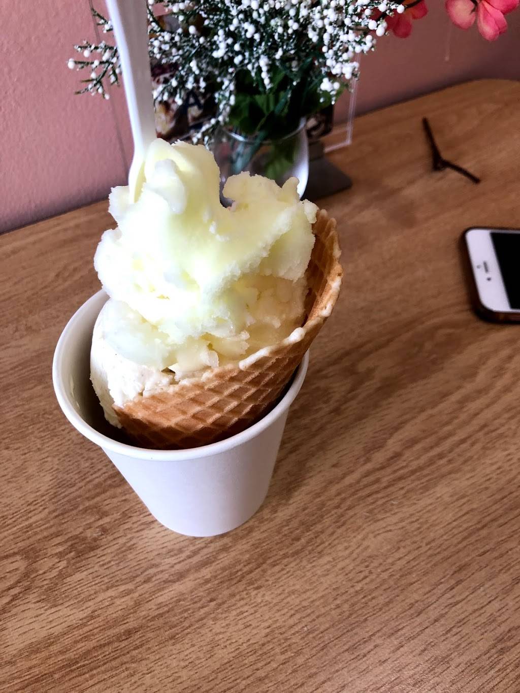 A la mode Pies and Ice Cream | restaurant | 14698 Lee Hwy, Gainesville, VA 20155, USA | 7037431389 OR +1 703-743-1389