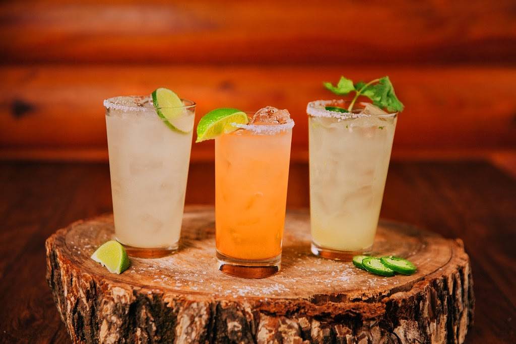 Twin Peaks Restaurant | restaurant | 14805 W 119th St, Olathe, KS 66062, USA | 9137680028 OR +1 913-768-0028