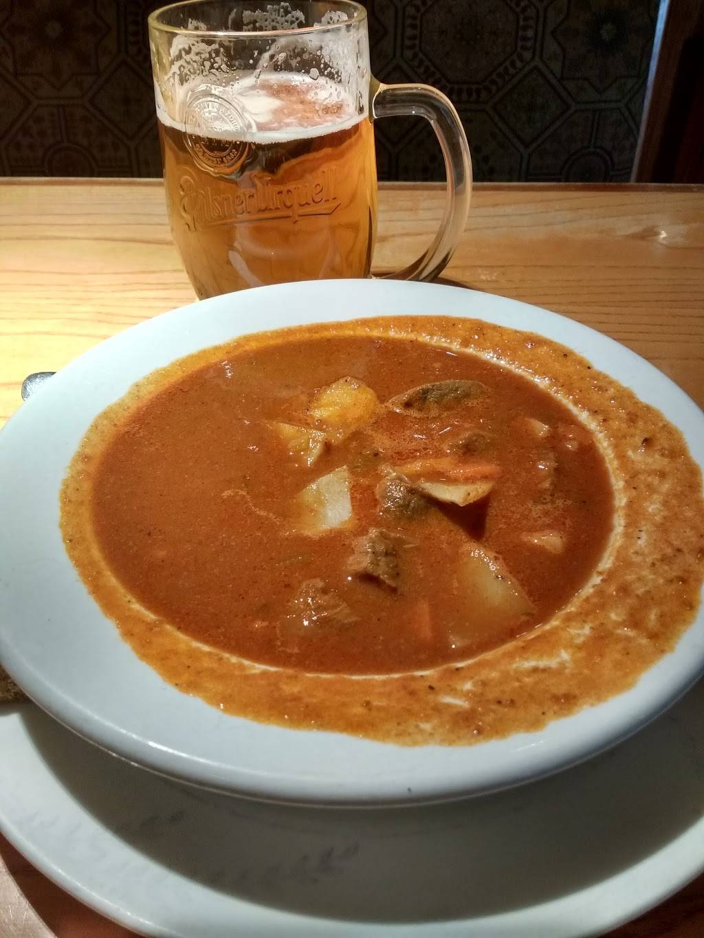 Fiddlers Dell Bar & Grill | restaurant | 781 Annette St, Toronto, ON M6S 2E4, Canada | 4167678882 OR +1 416-767-8882