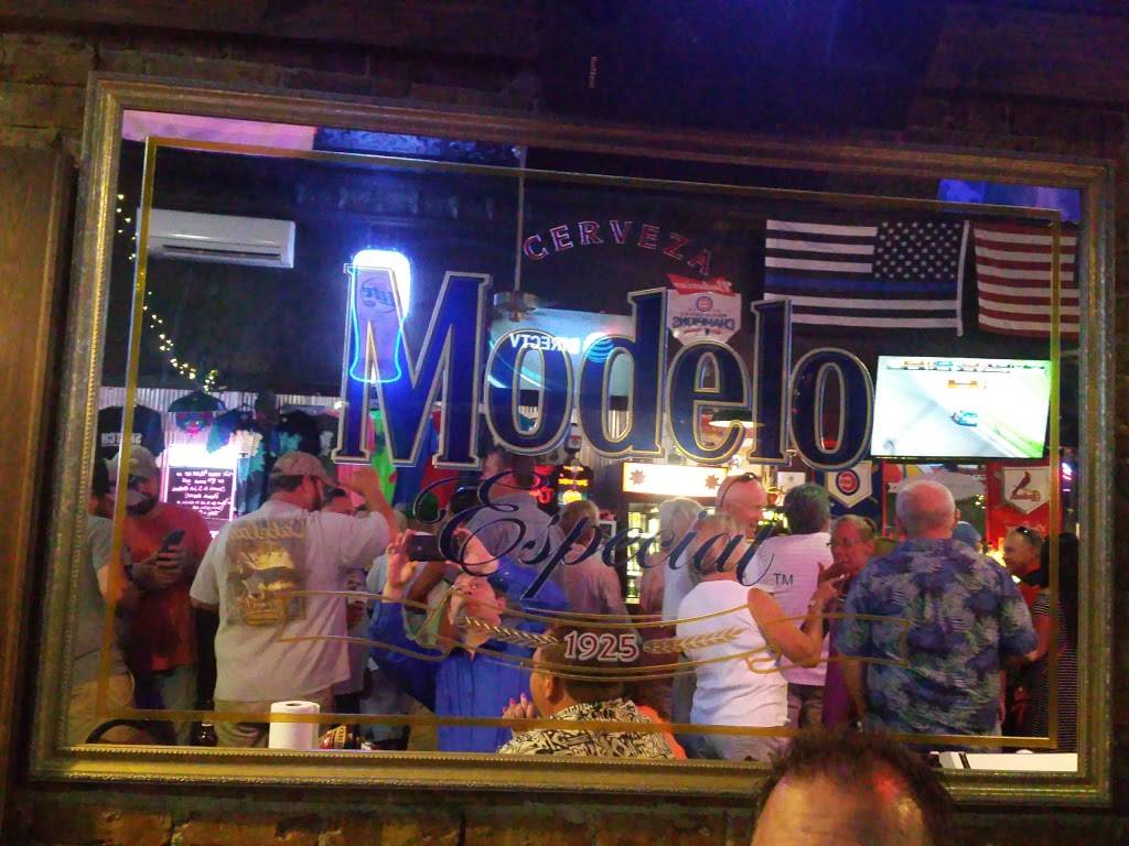 Louies P&R | restaurant | 120 E Walnut St, Herrin, IL 62948, USA | 6189423394 OR +1 618-942-3394