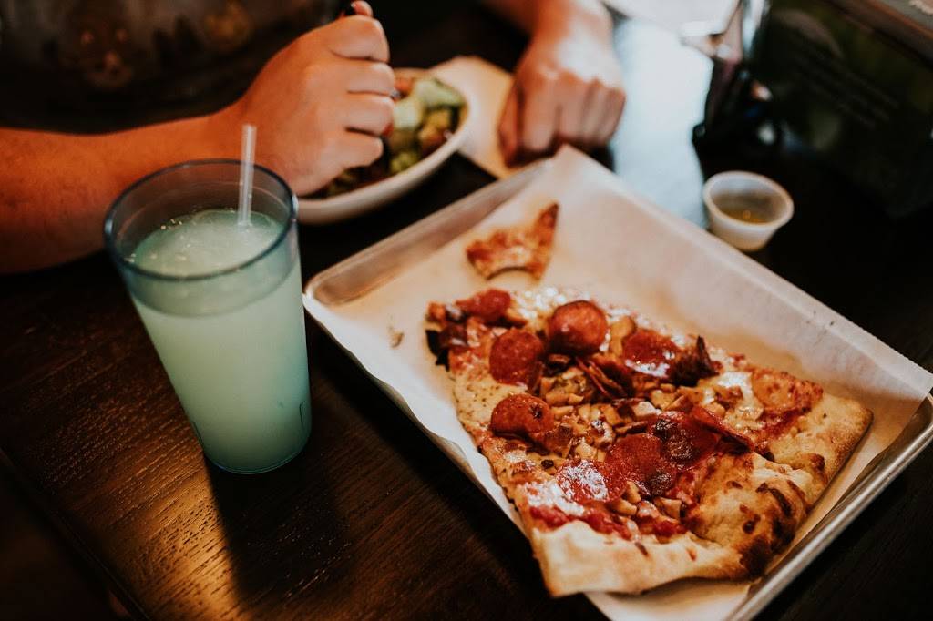 Dough Co. Pizza | restaurant | 2330 University Ave, Des Moines, IA 50311, USA | 5156300796 OR +1 515-630-0796