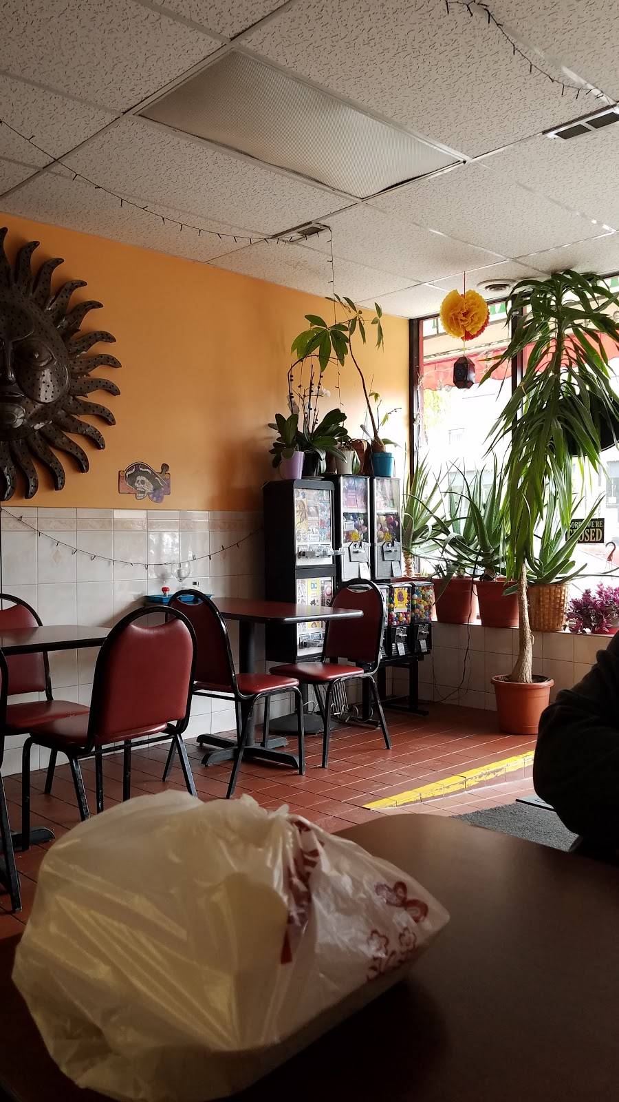 Super Burrito | restaurant | 1502 N Western Ave, Chicago, IL 60622, USA | 7734864195 OR +1 773-486-4195