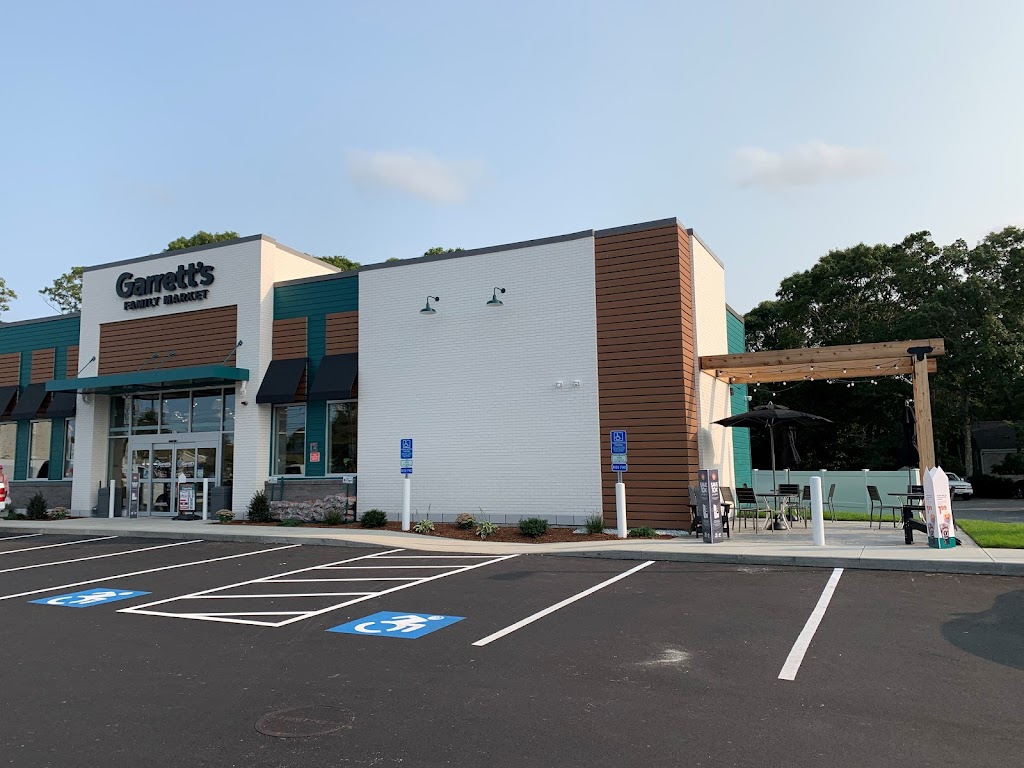 Garretts Family Market | restaurant | 1617 Falmouth Rd, Centerville, MA 02632, USA | 5088274013 OR +1 508-827-4013