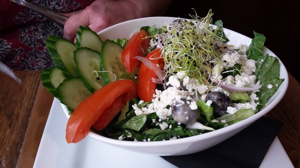 Debbs Cuisine On Queen | restaurant | 109 Queen St, Dunnville, ON N1A 1H6, Canada | 2895180322 OR +1 289-518-0322