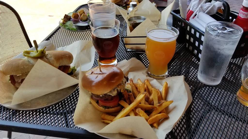 The PourHouse | restaurant | 711 E Douglas Ave, Wichita, KS 67202, USA | 3162604897 OR +1 316-260-4897