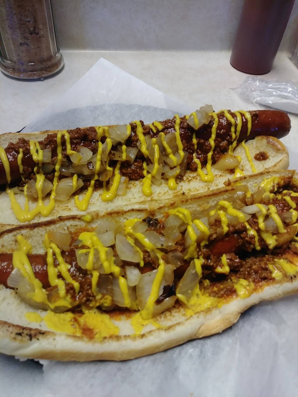 The Dog House | restaurant | 918 Liberty St, Chesapeake, VA 23324, USA | 7573670778 OR +1 757-367-0778