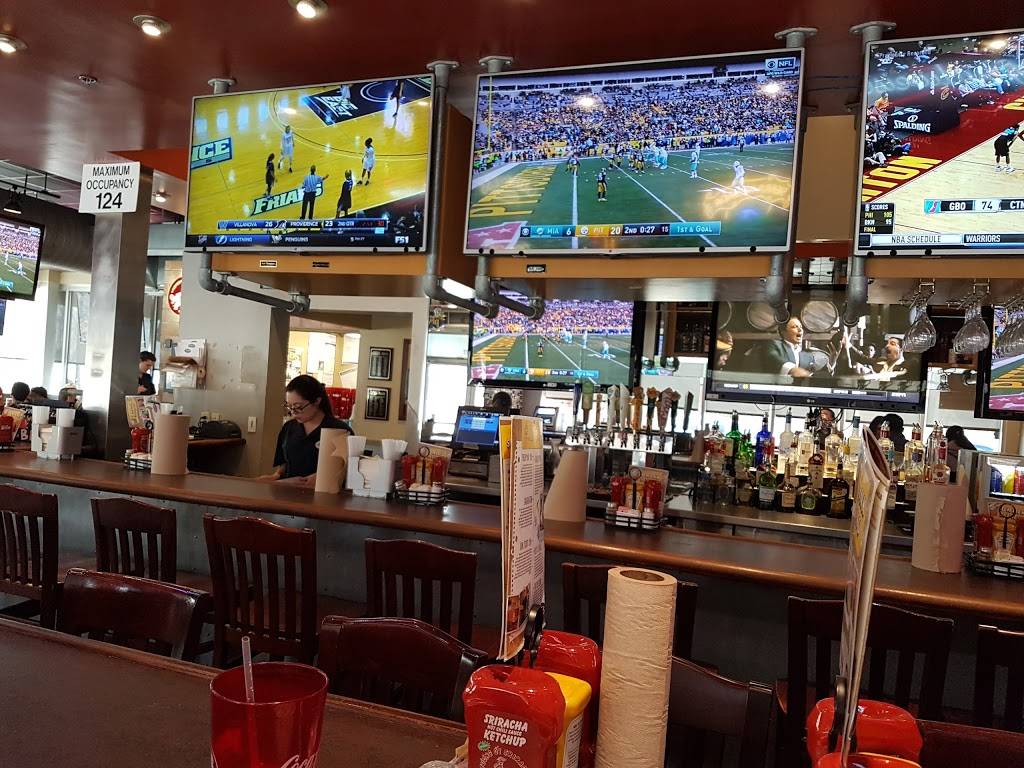 Pluckers Wing Bar | restaurant | 2222 Rio Grande St Ste D116, Austin, TX 78705, USA | 5124699464 OR +1 512-469-9464