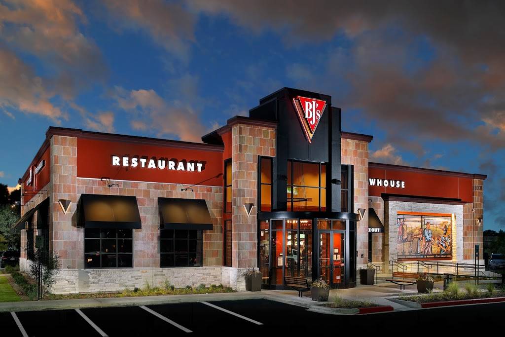 BJs Restaurant & Brewhouse | restaurant | 1001 E Whitestone Blvd, Cedar Park, TX 78613, USA | 5123792180 OR +1 512-379-2180