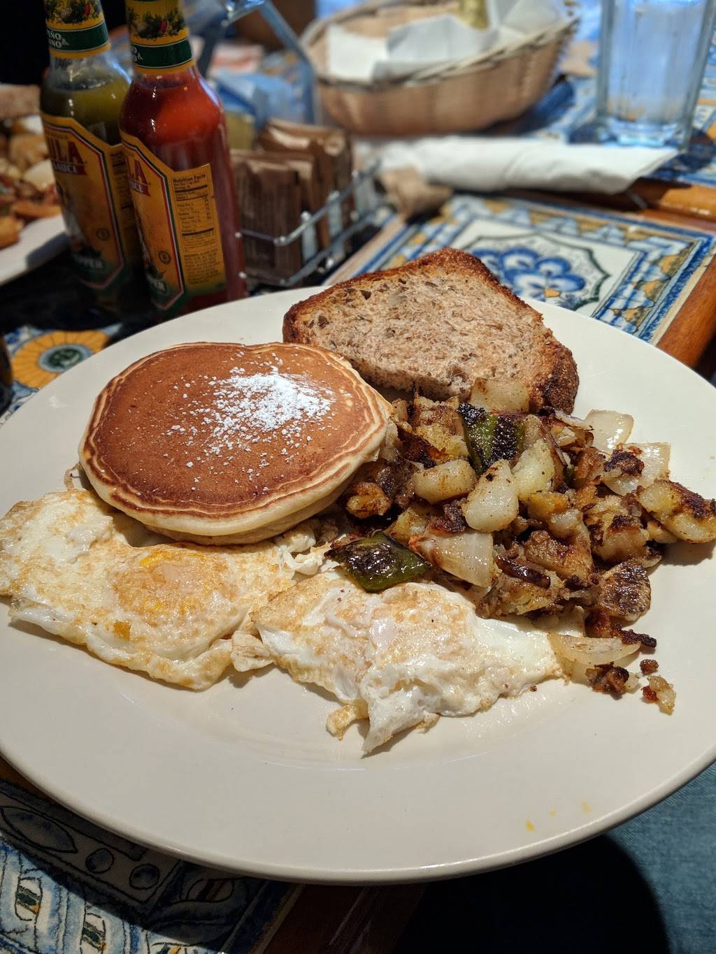 Lopez Bistro | cafe | 647 5th Ave, Brooklyn, NY 11215, USA | 9179091238 OR +1 917-909-1238