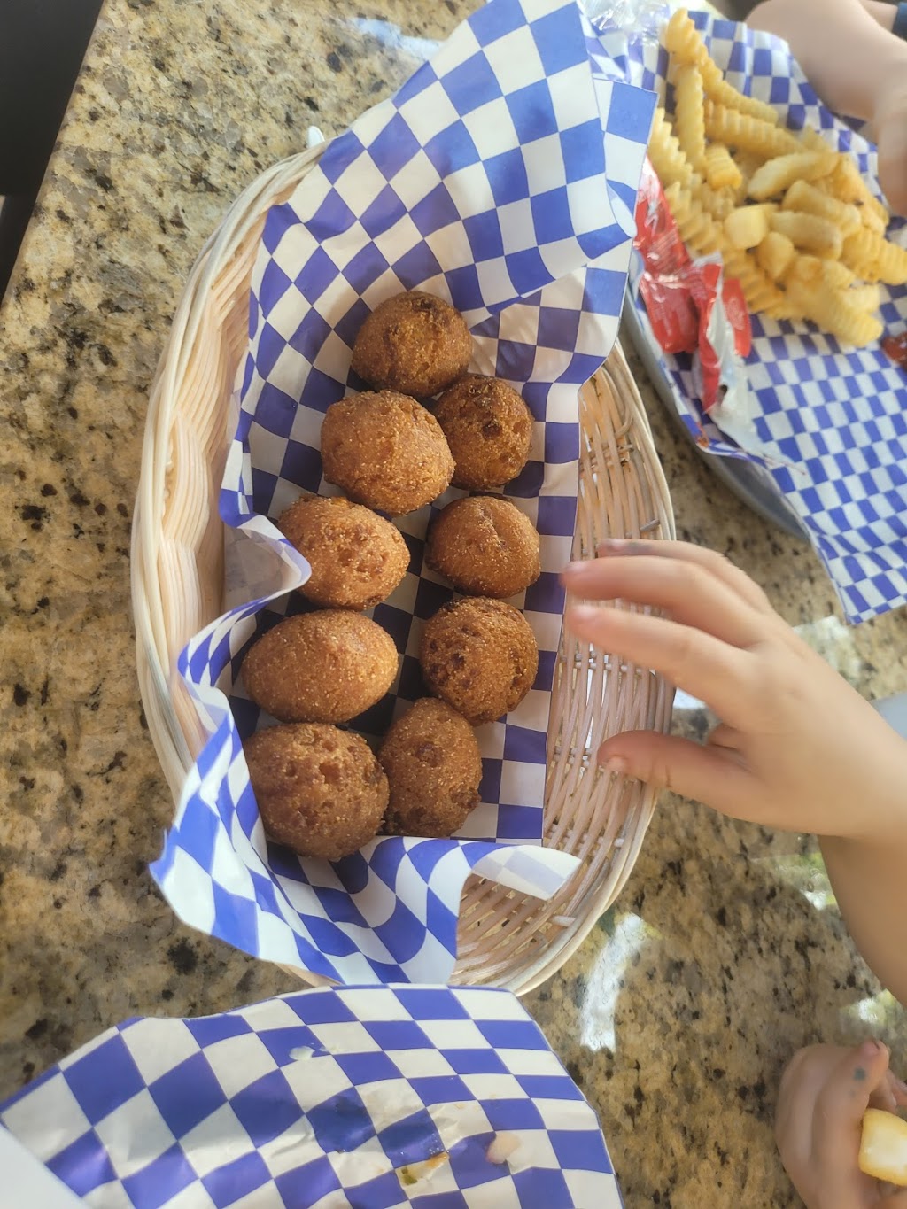 First Catch Seafood & Grill | restaurant | 7679 N State Rd 7, Parkland, FL 33073, USA | 7542296862 OR +1 754-229-6862