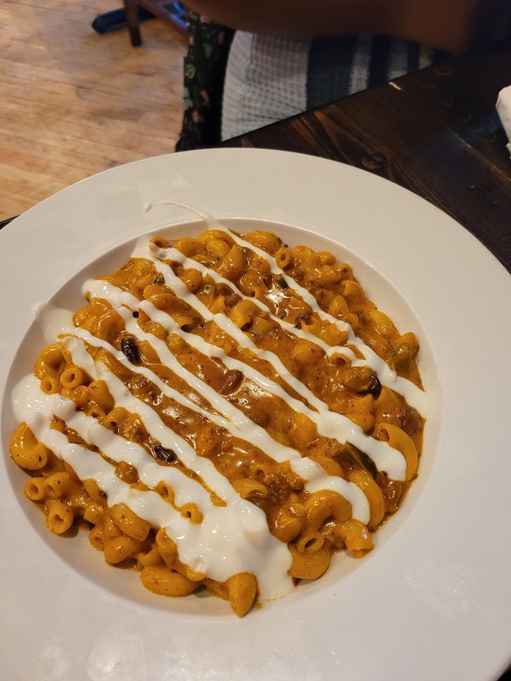 Output wings | restaurant | 1758 W Grand Ave, Chicago, IL 60622, USA | 3129292515 OR +1 312-929-2515