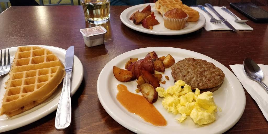 Twist Bar & Grill | restaurant | 6617 Odana Rd, Madison, WI 53719, USA | 6088330110 OR +1 608-833-0110