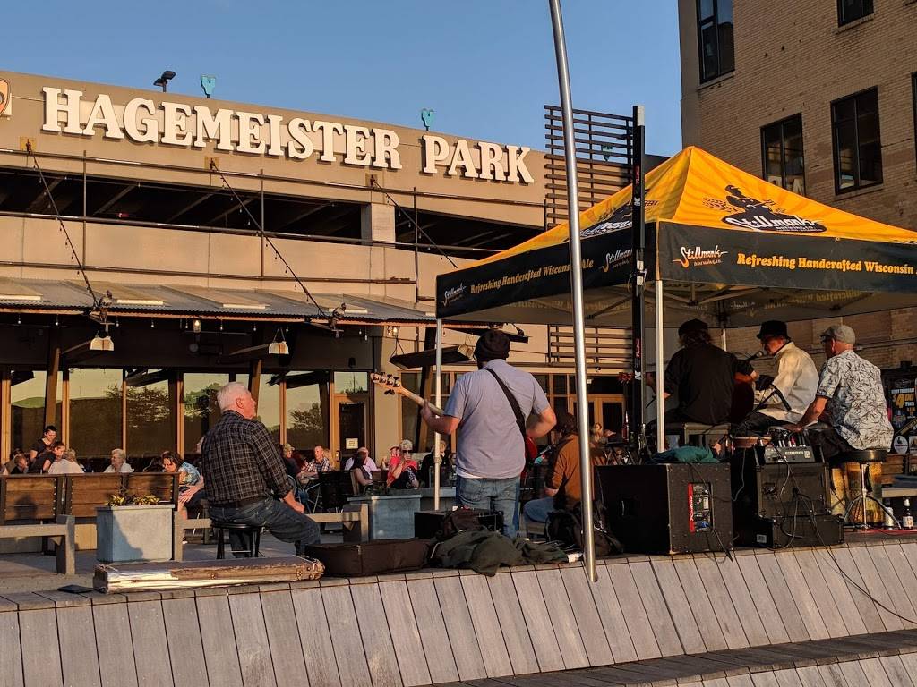 Hagemeister Park | restaurant | 325 N Washington St, Green Bay, WI 54301, USA | 9208849909 OR +1 920-884-9909