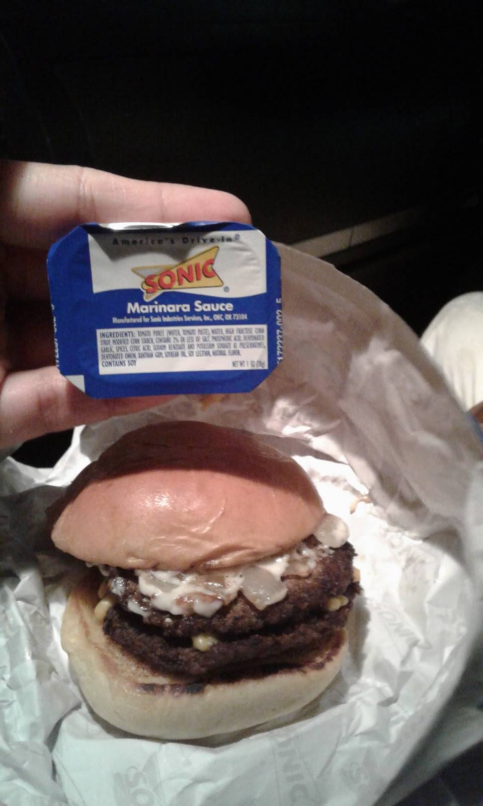 Sonic Drive-In | restaurant | 2660 N Main St, Fort Worth, TX 76106, USA | 8176256936 OR +1 817-625-6936