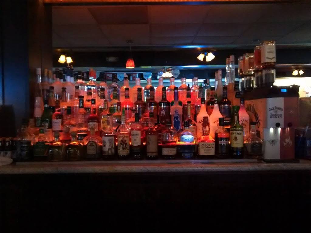 Outlaws Grill & Saloon | restaurant | 2167 Pickwick Dr, Camarillo, CA 93010, USA | 8054843691 OR +1 805-484-3691