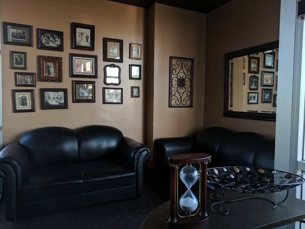 Vinnys Italian Restaurant | restaurant | 2101 E Lambert Rd, La Habra, CA 90631, USA | 5626943400 OR +1 562-694-3400