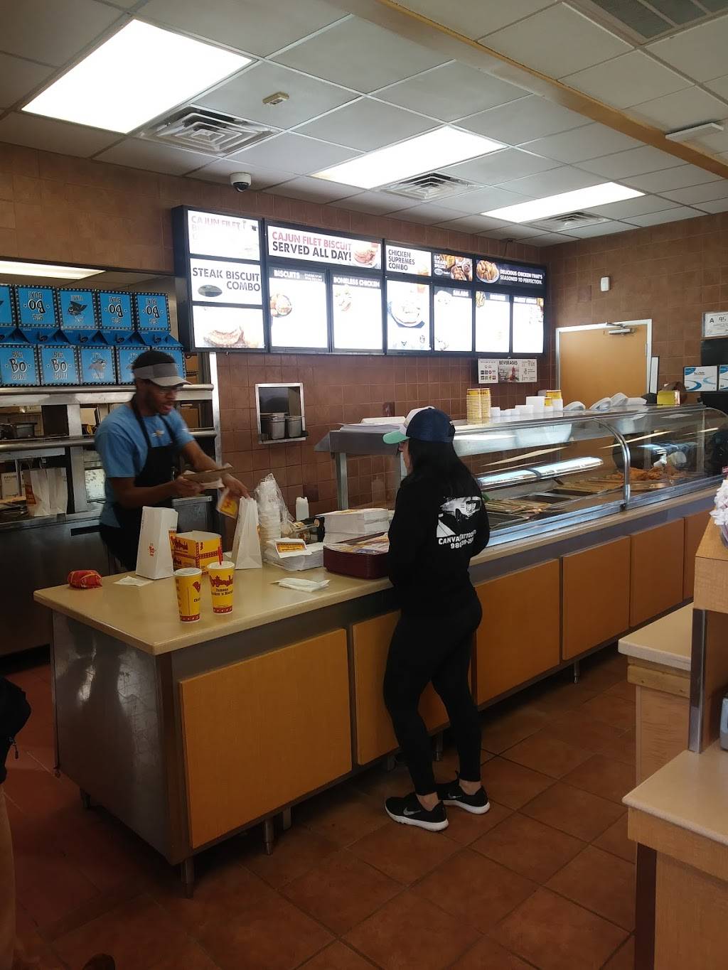 Bojangles Famous Chicken n Biscuits | restaurant | 5825 Highland Shoppes Dr, Charlotte, NC 28269, USA | 7048752416 OR +1 704-875-2416