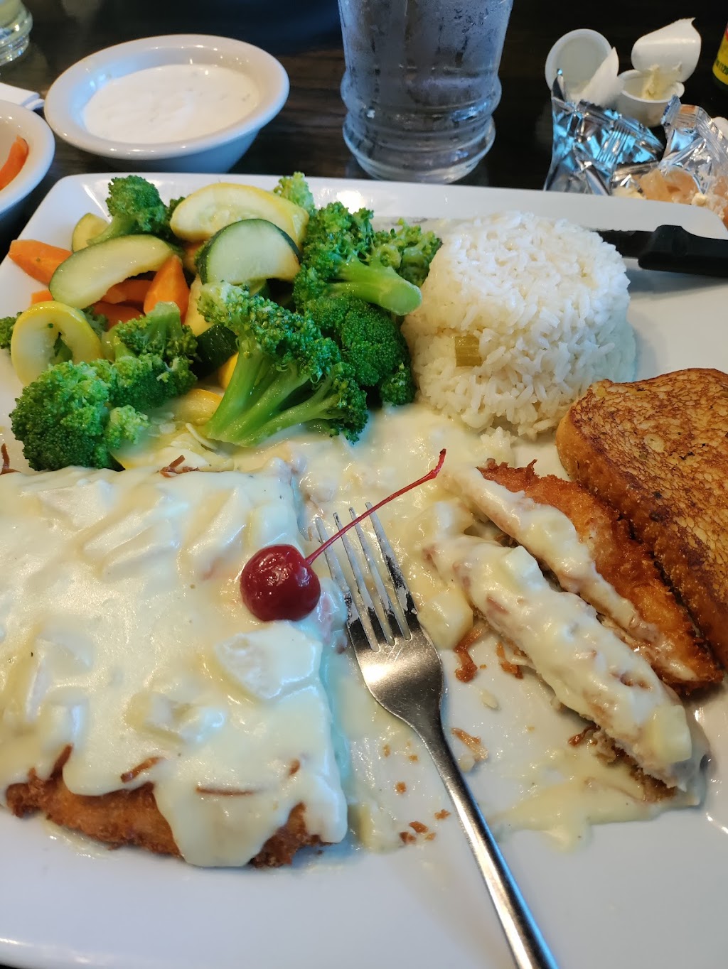 Montecarlo & La Roca Reataurant | restaurant | 6619 McPherson Rd, Laredo, TX 78041, USA | 9567251221 OR +1 956-725-1221