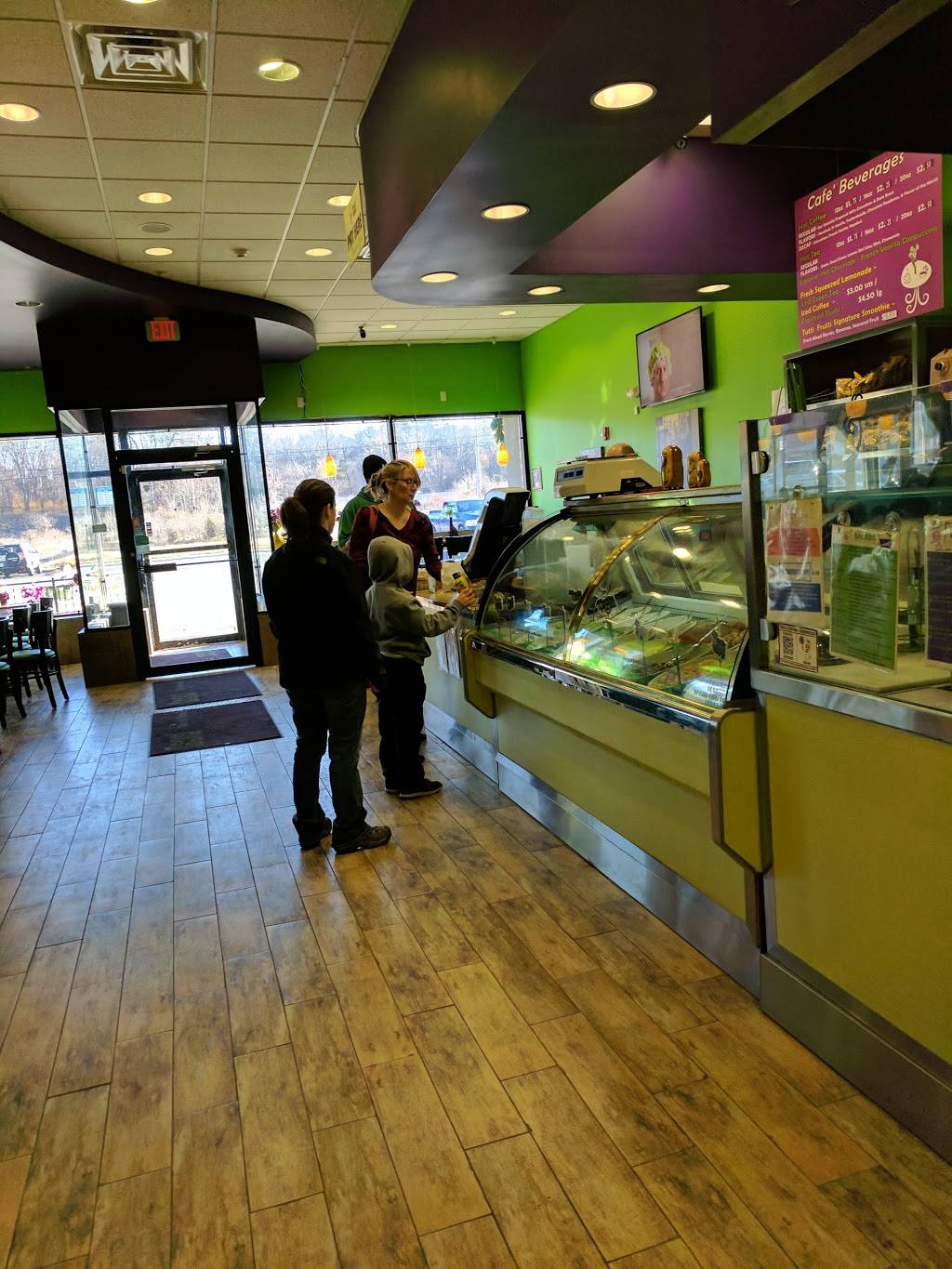 Bagel World Cafe | restaurant | 1659 U.S. 9, Wappingers Falls, NY 12590, USA | 8456326764 OR +1 845-632-6764