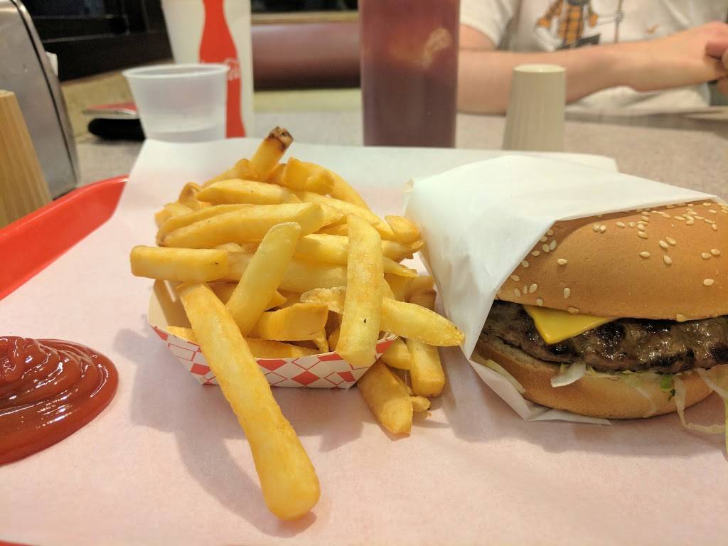 Omega Drive-In | restaurant | 309 W Chapman Ave, Orange, CA 92866, USA | 7145322022 OR +1 714-532-2022