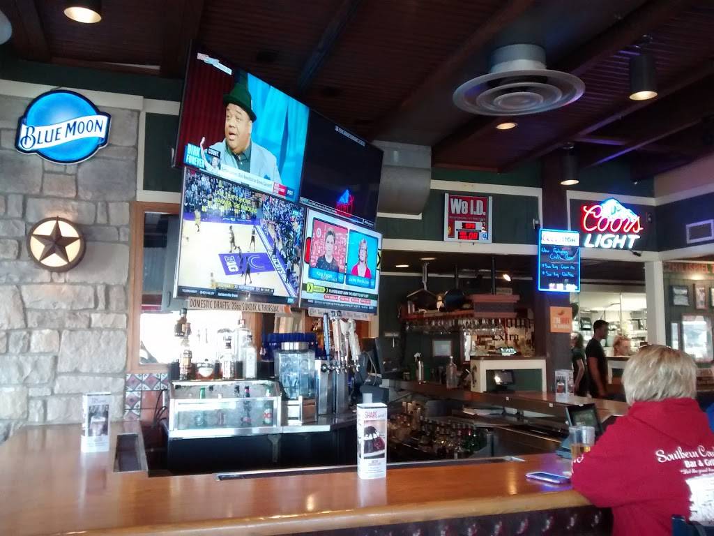 Chilis Grill & Bar | meal takeaway | 4383 National Rd E, Richmond, IN 47374, USA | 7659357591 OR +1 765-935-7591