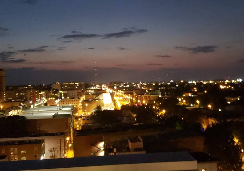 Quirk Hotel | restaurant | 201 W Broad St, Richmond, VA 23220, USA | 8043406040 OR +1 804-340-6040