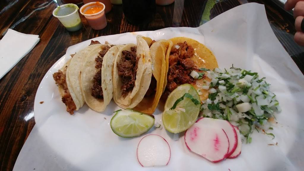 La Salsa Verde | restaurant | 2950 W Northwest Hwy, Dallas, TX 75220, USA | 9726299666 OR +1 972-629-9666