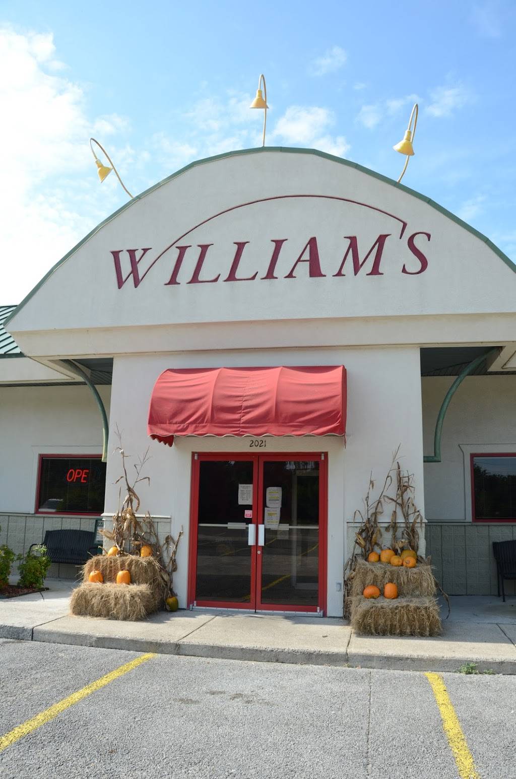 Williams Barbecue | restaurant | 2021 2nd Ave SW, Cullman, AL 35055, USA | 2567344292 OR +1 256-734-4292