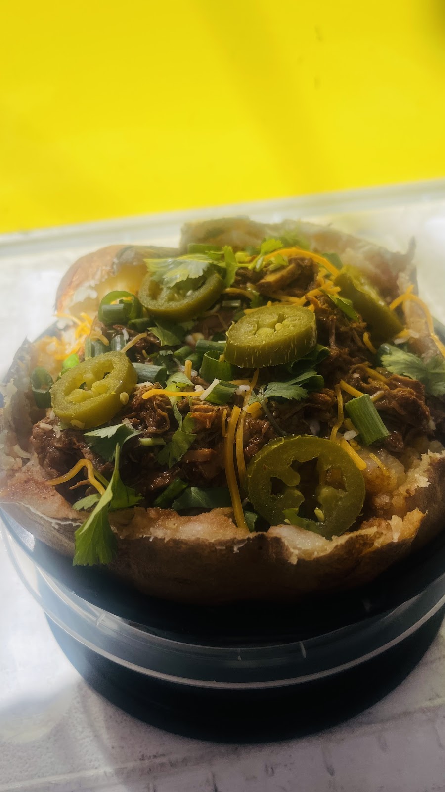 JUNIORS ROASTER | meal takeaway | 60 W Market St, Salinas, CA 93901, USA | 8315857600 OR +1 831-585-7600