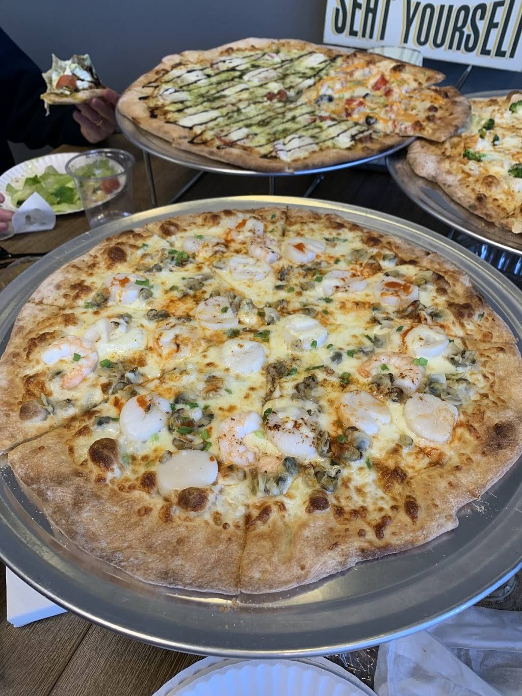 Momo Bistro & brick oven pizza | restaurant | 866 Merriam Ave, Leominster, MA 01453, USA | 9787284999 OR +1 978-728-4999