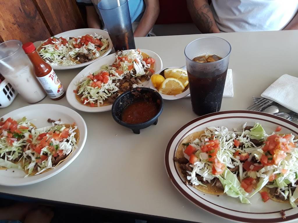 El Charro Tapatio | restaurant | 2405 S Main St, Porterville, CA 93257, USA | 5597815923 OR +1 559-781-5923