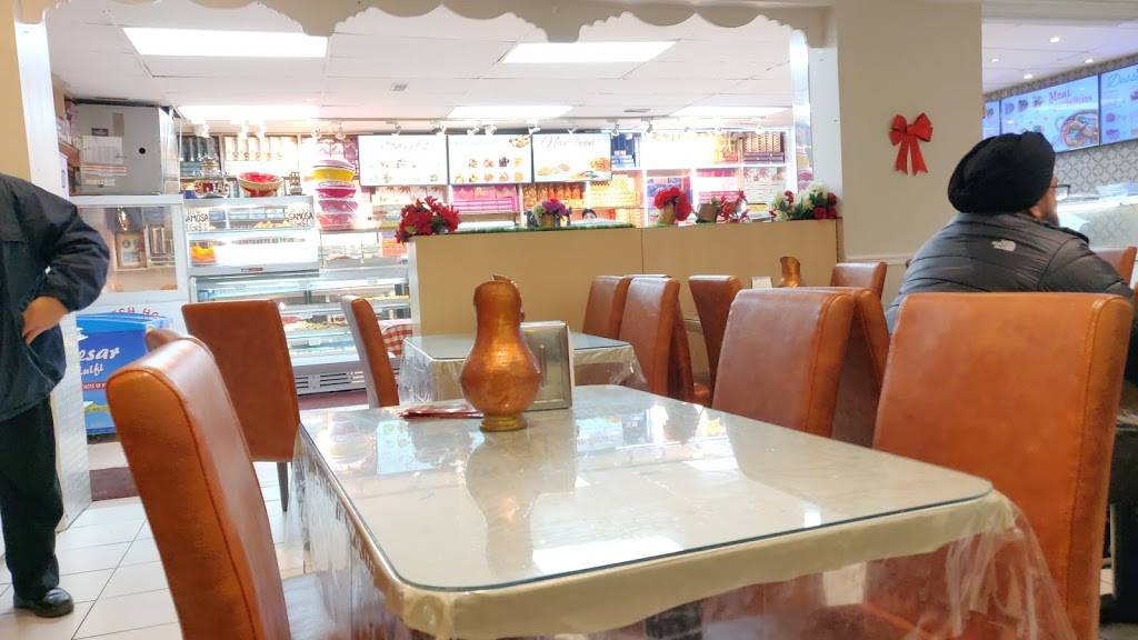 Standard Sweets and Restaurant | restaurant | 2877 Derry Rd E, Mississauga, ON L4T 1A6, Canada | 9056128381 OR +1 905-612-8381