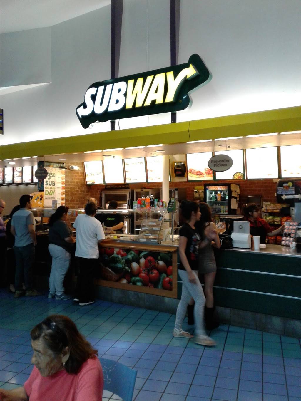 Subway Restaurants | restaurant | 2310 SW Military Drive, Ste 105, South Park Mall, San Antonio, TX 78224, USA | 2109246190 OR +1 210-924-6190