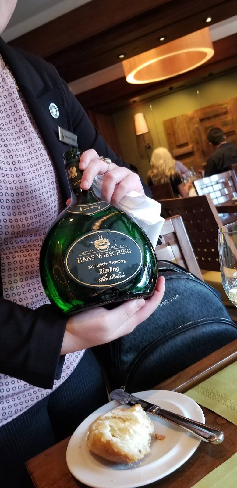 Summit | restaurant | 19 Lake Cir, Colorado Springs, CO 80906, USA | 7195775896 OR +1 719-577-5896