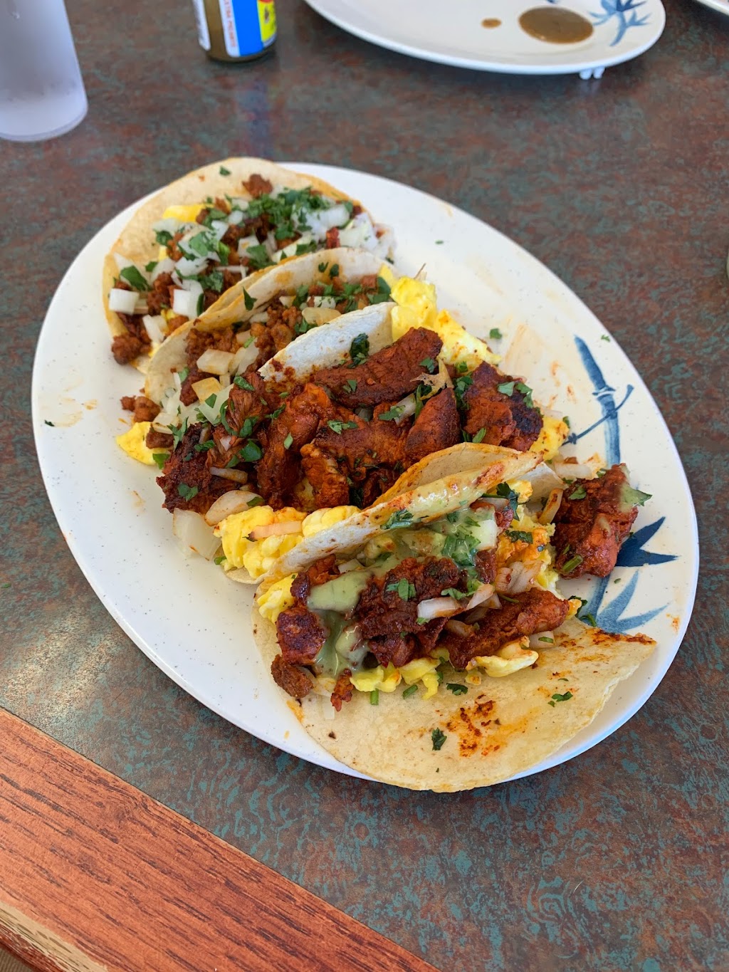 Los Hernandez Family Restaurant | restaurant | 600 S Pinellas Ave, Tarpon Springs, FL 34689, USA | 7279404878 OR +1 727-940-4878