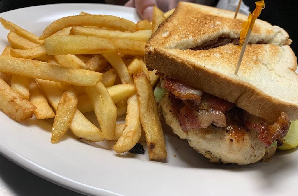 Boulevard Cafe & Coney | restaurant | 540 E Warren Ave, Detroit, MI 48201, USA | 3138313555 OR +1 313-831-3555