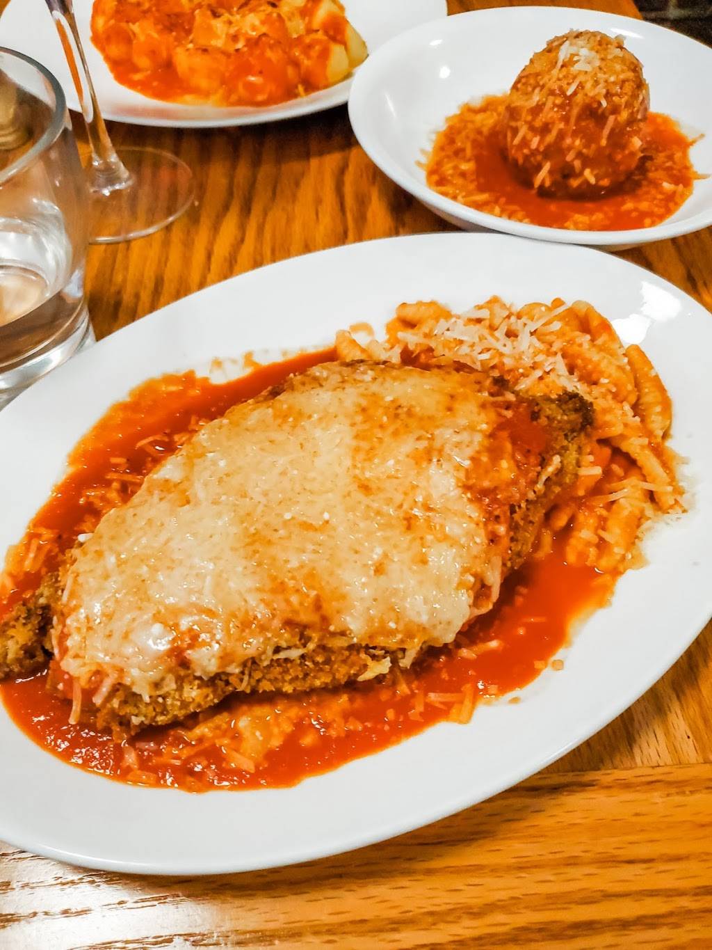 LeoGreta | restaurant | 301 W Main St, Carnegie, PA 15106, USA | 4124896382 OR +1 412-489-6382