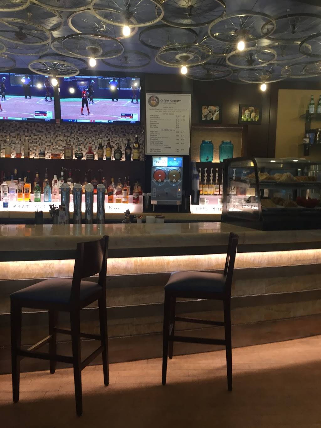 Legacy Kitchen Oyster Counter And Tap | restaurant | 817 Common St, New Orleans, LA 70112, USA | 5048271651 OR +1 504-827-1651