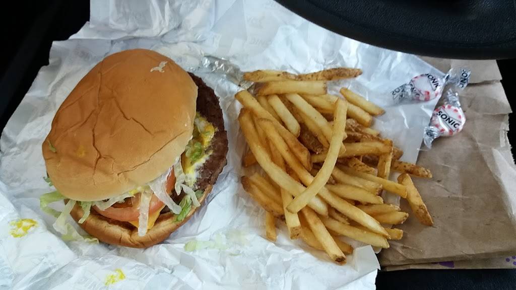 Sonic Drive-In | restaurant | 13609 Meridian E, Puyallup, WA 98373, USA | 2538416820 OR +1 253-841-6820