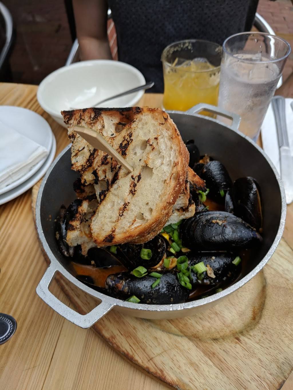 Brick & Brew | restaurant | 26 W State St, Media, PA 19063, USA | 4844438441 OR +1 484-443-8441