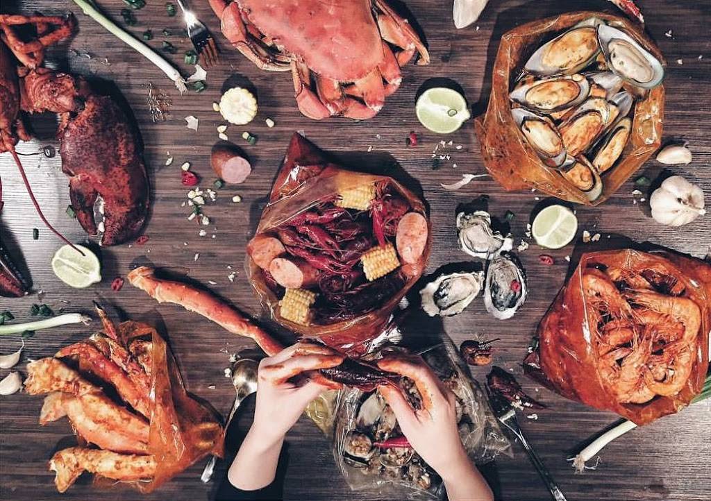 The Captains Boil | restaurant | 290 W Hunt Club Rd #4b, Ottawa, ON K2E 0B7, Canada | 6136808998 OR +1 613-680-8998