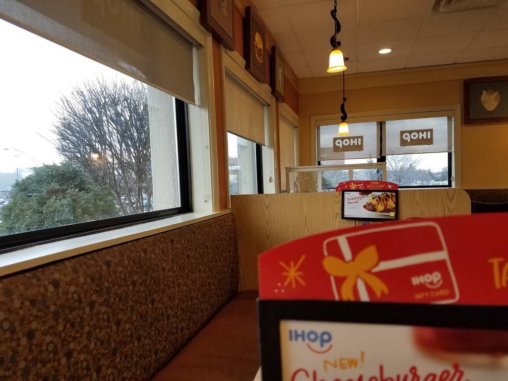 IHOP | restaurant | 16 Wolf Rd, Albany, NY 12205, USA | 5184597540 OR +1 518-459-7540