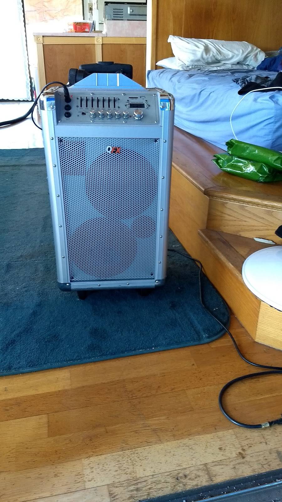 Jack in the Box | restaurant | 2317 N School St, Honolulu, HI 96819, USA | 8088417211 OR +1 808-841-7211