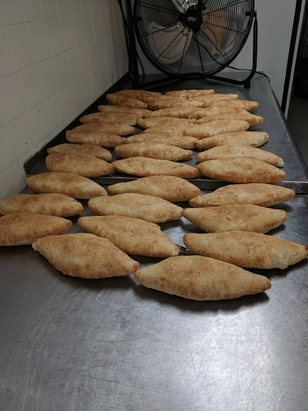 Royal Pizza & Wings | restaurant | Battlefield Square, 826 Queenston Rd, Stoney Creek, ON L8G 4A8, Canada | 9056648585 OR +1 905-664-8585